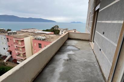 Shitet apartament 2+1+2 ne Vlore me pamje nga Deti