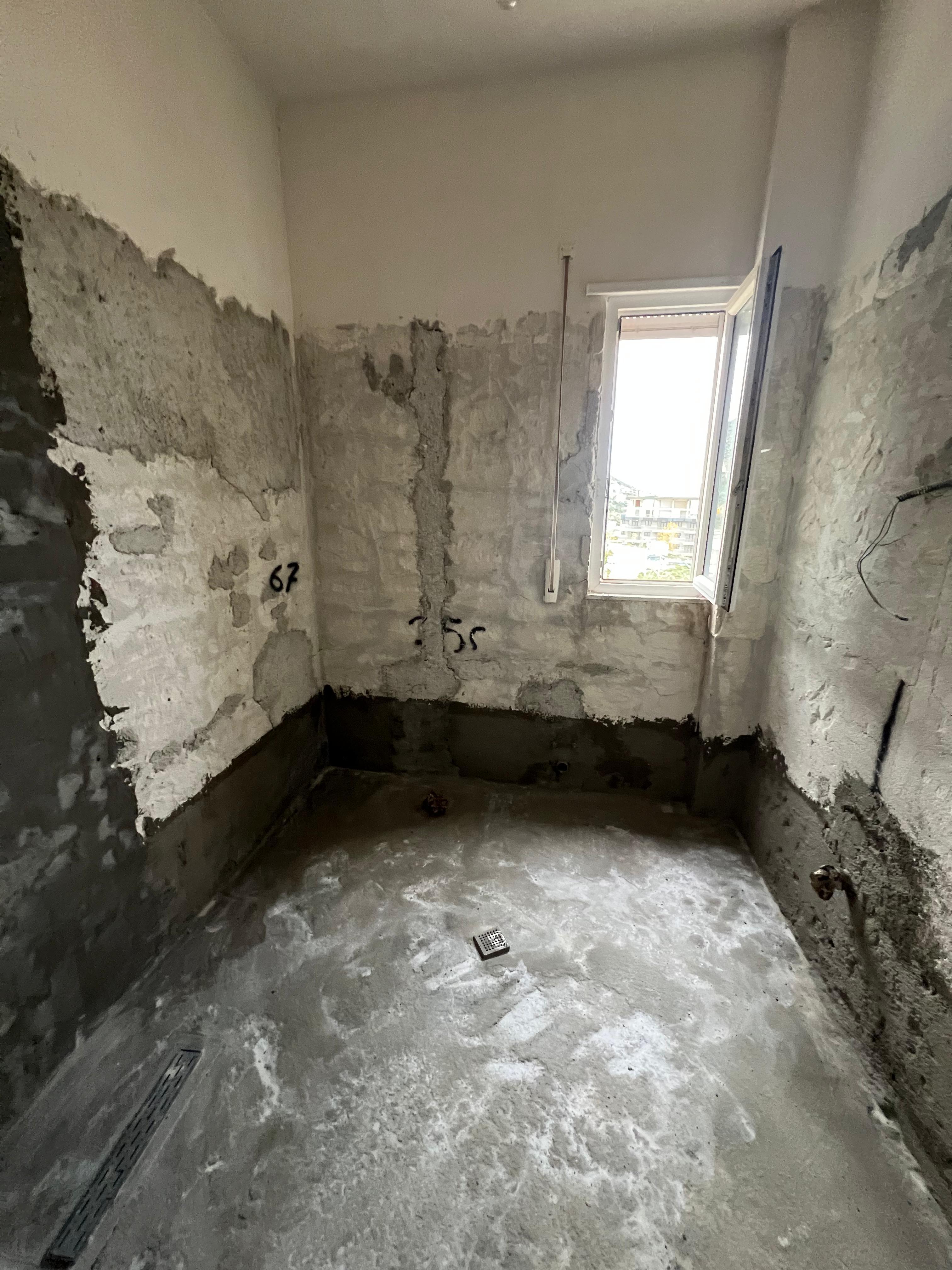 Shitet apartament 2+1+2 ne Vlore me pamje nga Deti