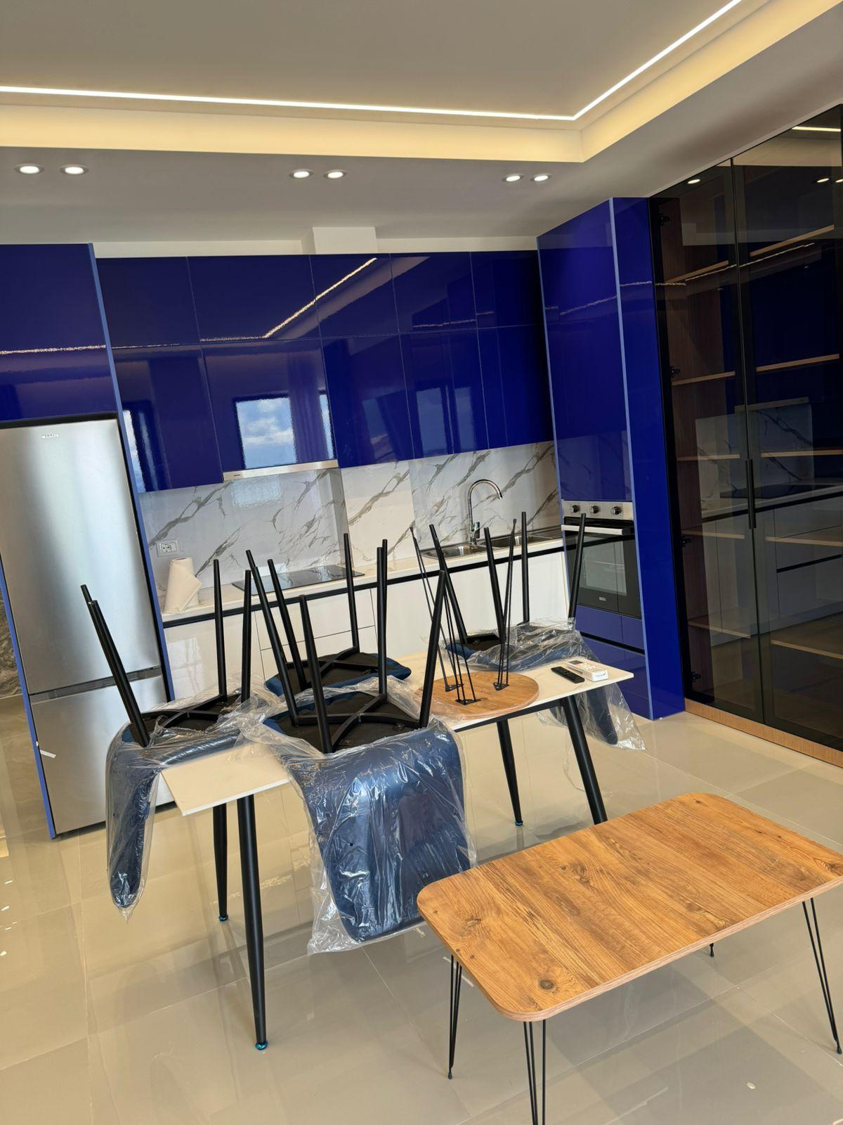 Shitet super apartament 2+1 me pamje nga deti+ ne Vlore
