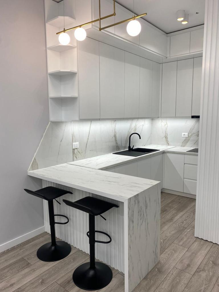 Shitet apartament 2+1  ne Vlore