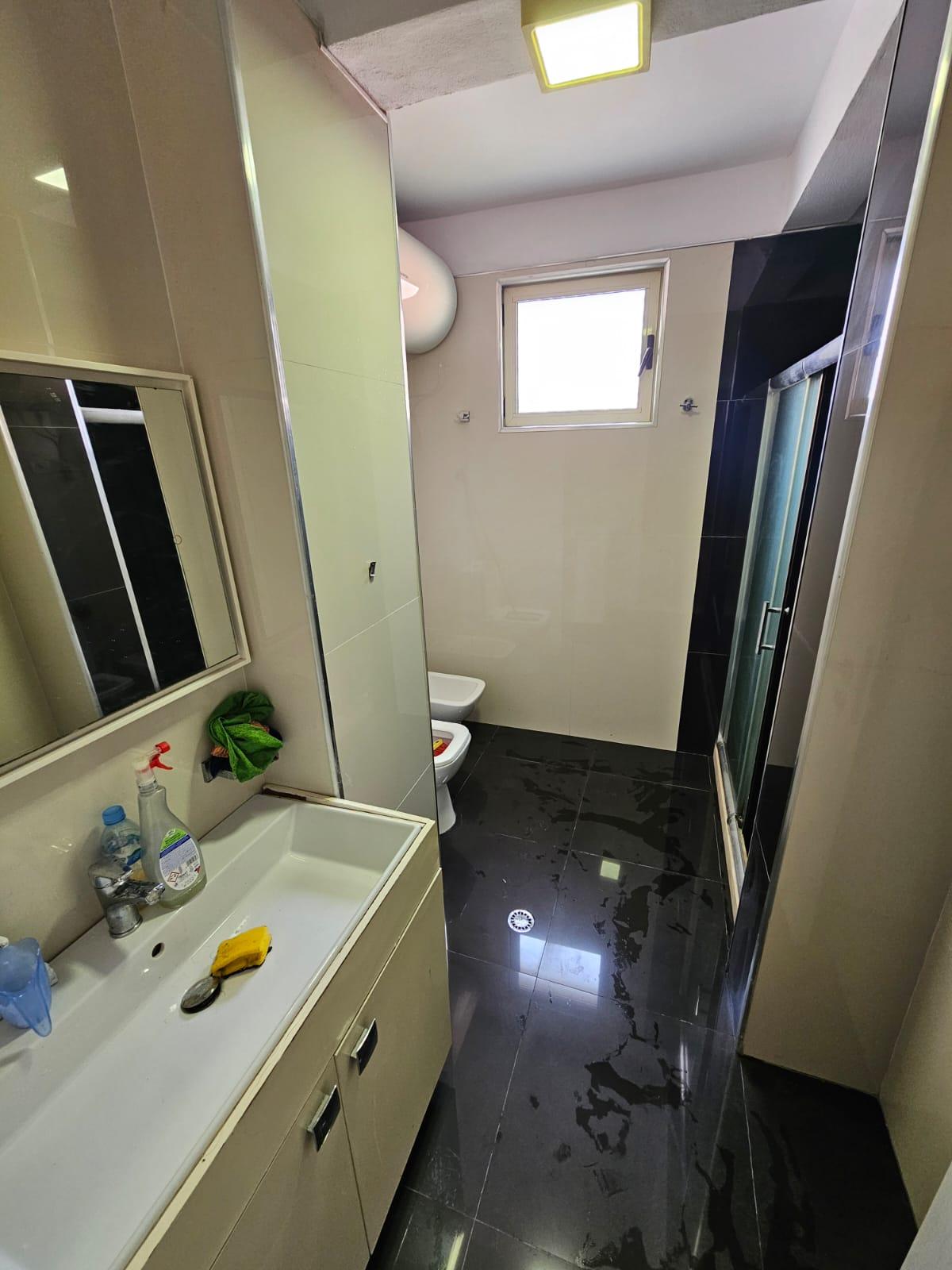 Shitet apartament 2+1 ne Fresk