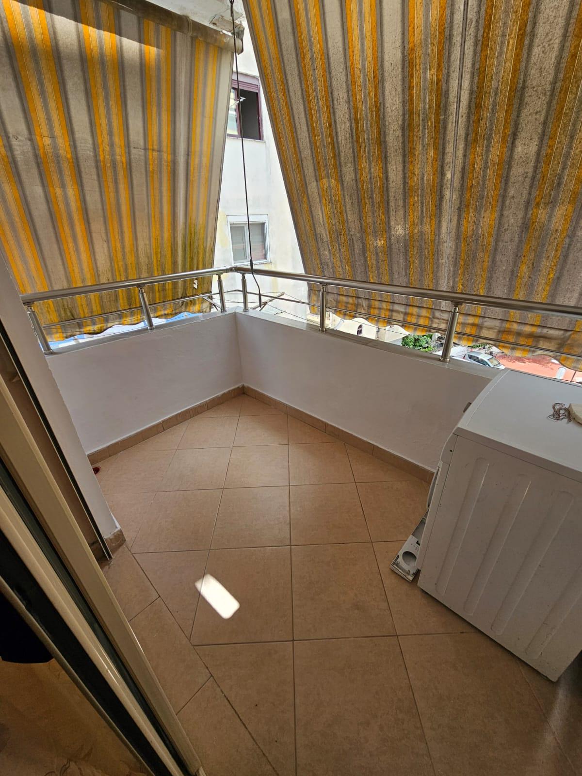 Shitet apartament 2+1 ne Fresk