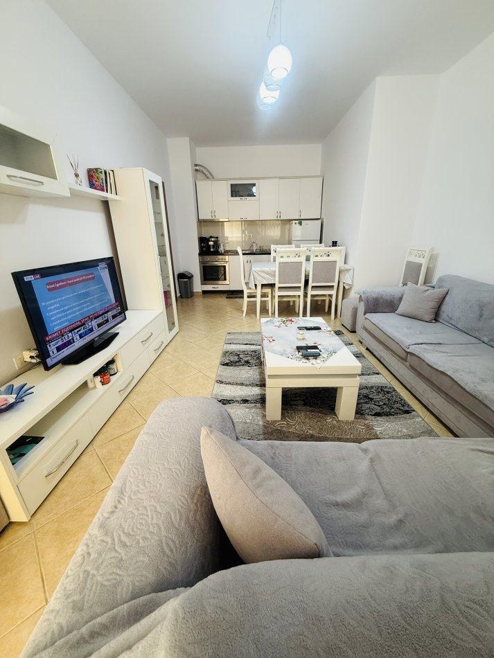 Jepet me qera apartament 1+1 ne Astir