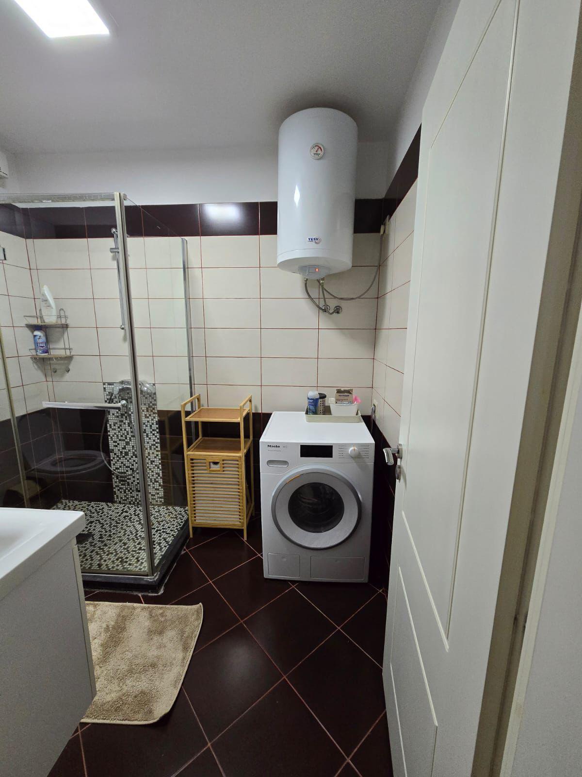 Jepet me qera apartament 1+1 tek Liqeni i Thate.
