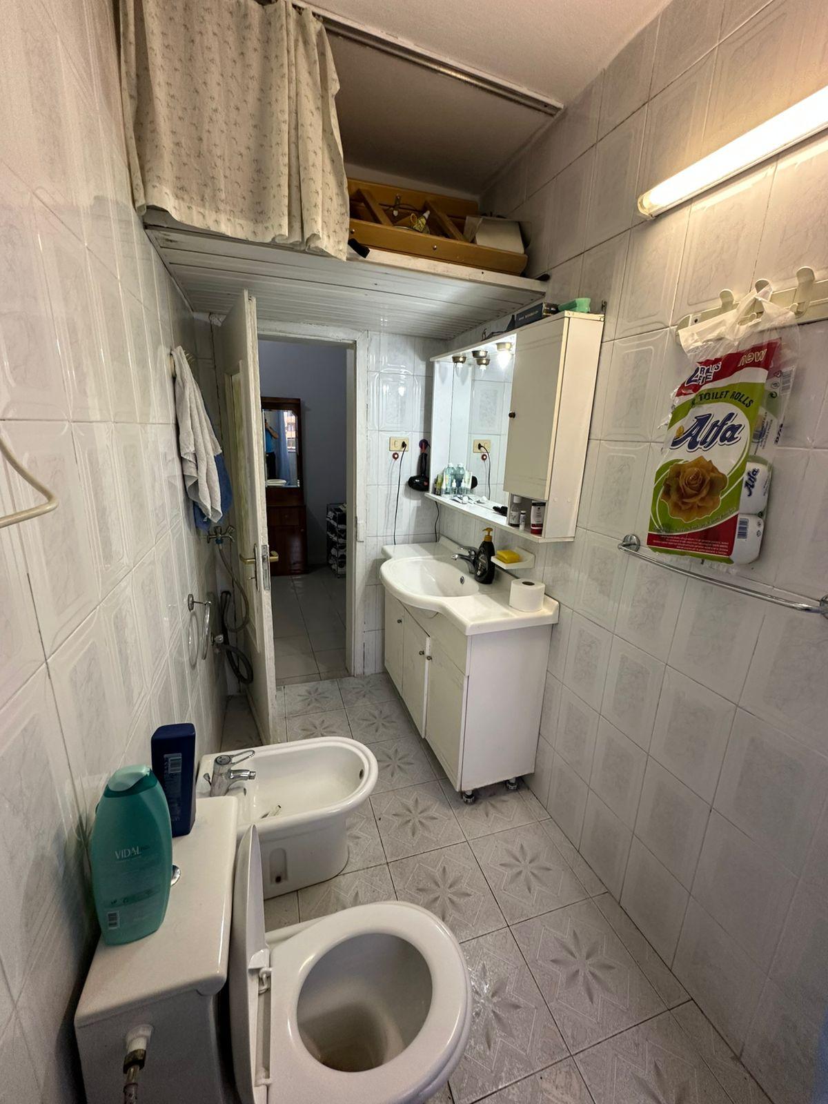 Jepet me qera apartament 2+1 te Bulevardi Zogu 1