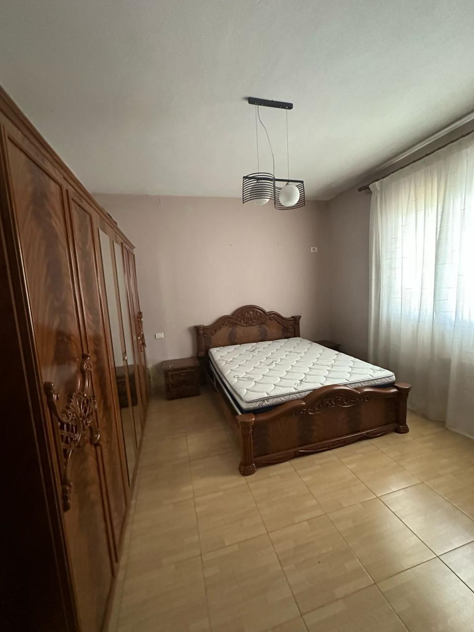 Jepet me qera apartament 3+1 tek Siri Kodra