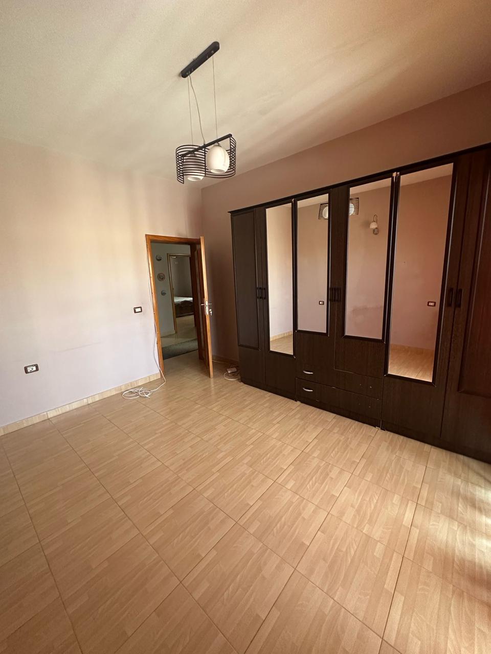 Jepet me qera apartament 3+1 tek Siri Kodra