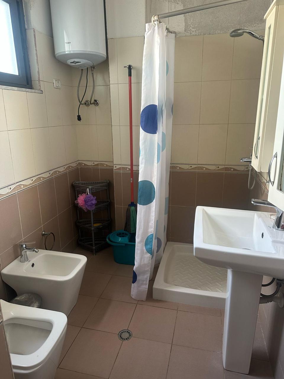 Jepet me qera apartament 3+1 tek Siri Kodra