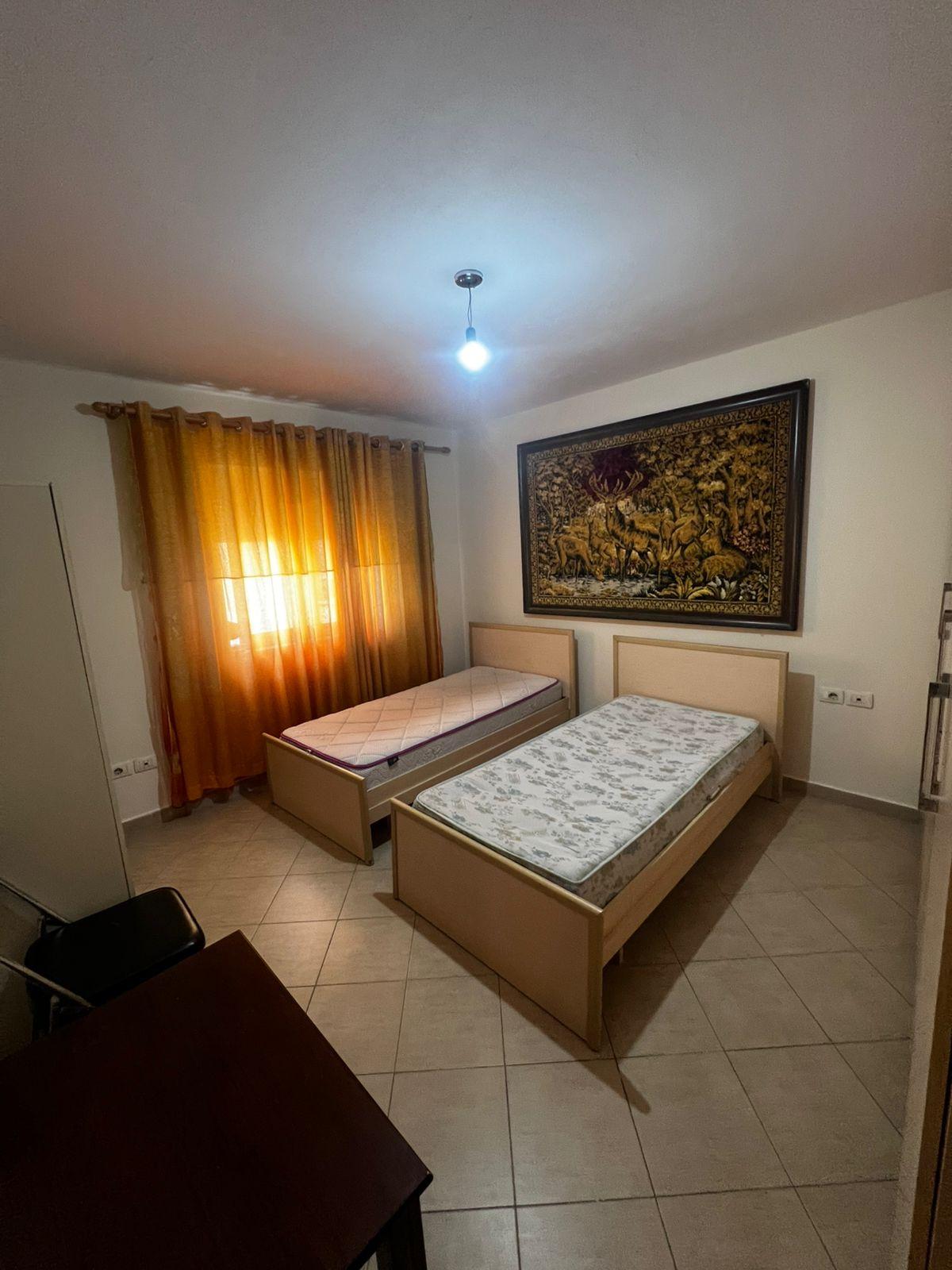 Jepet me qera  apartament 2+1 ne Qender