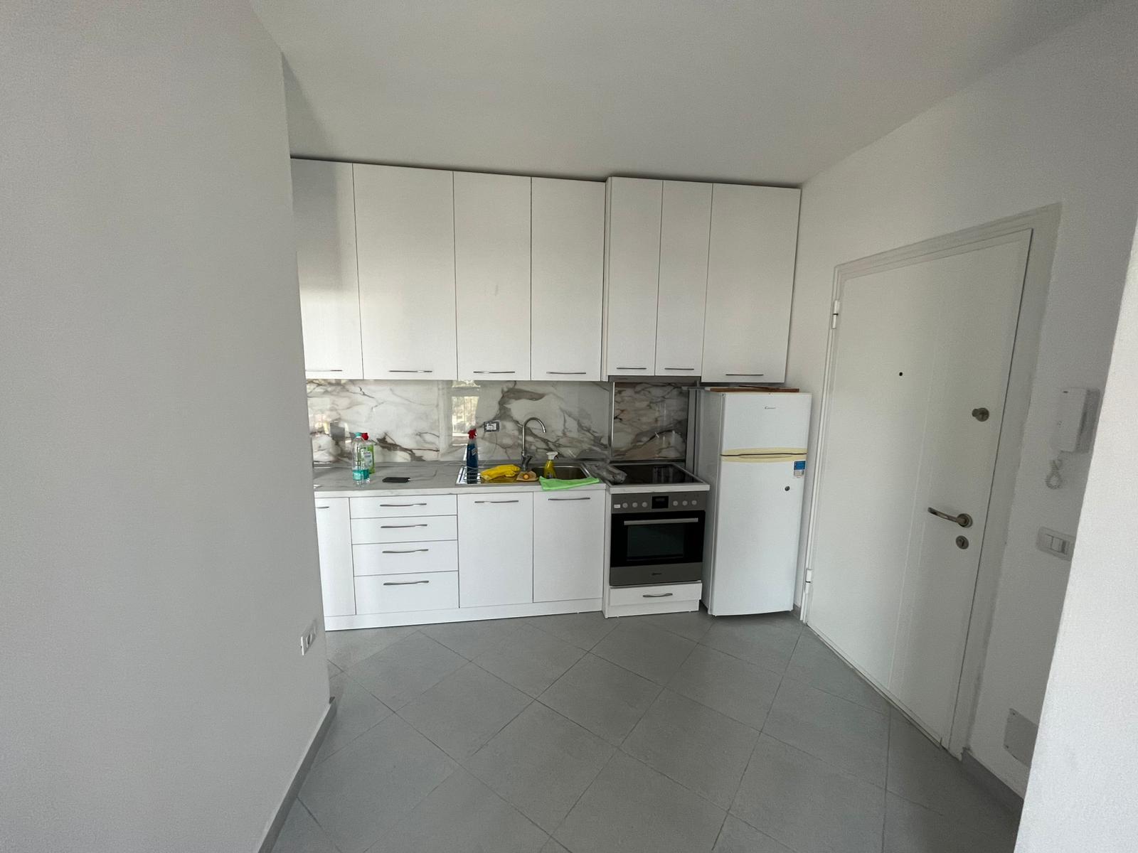 Jepet me qera apartament 1+1 tek Rruga e Dibres
