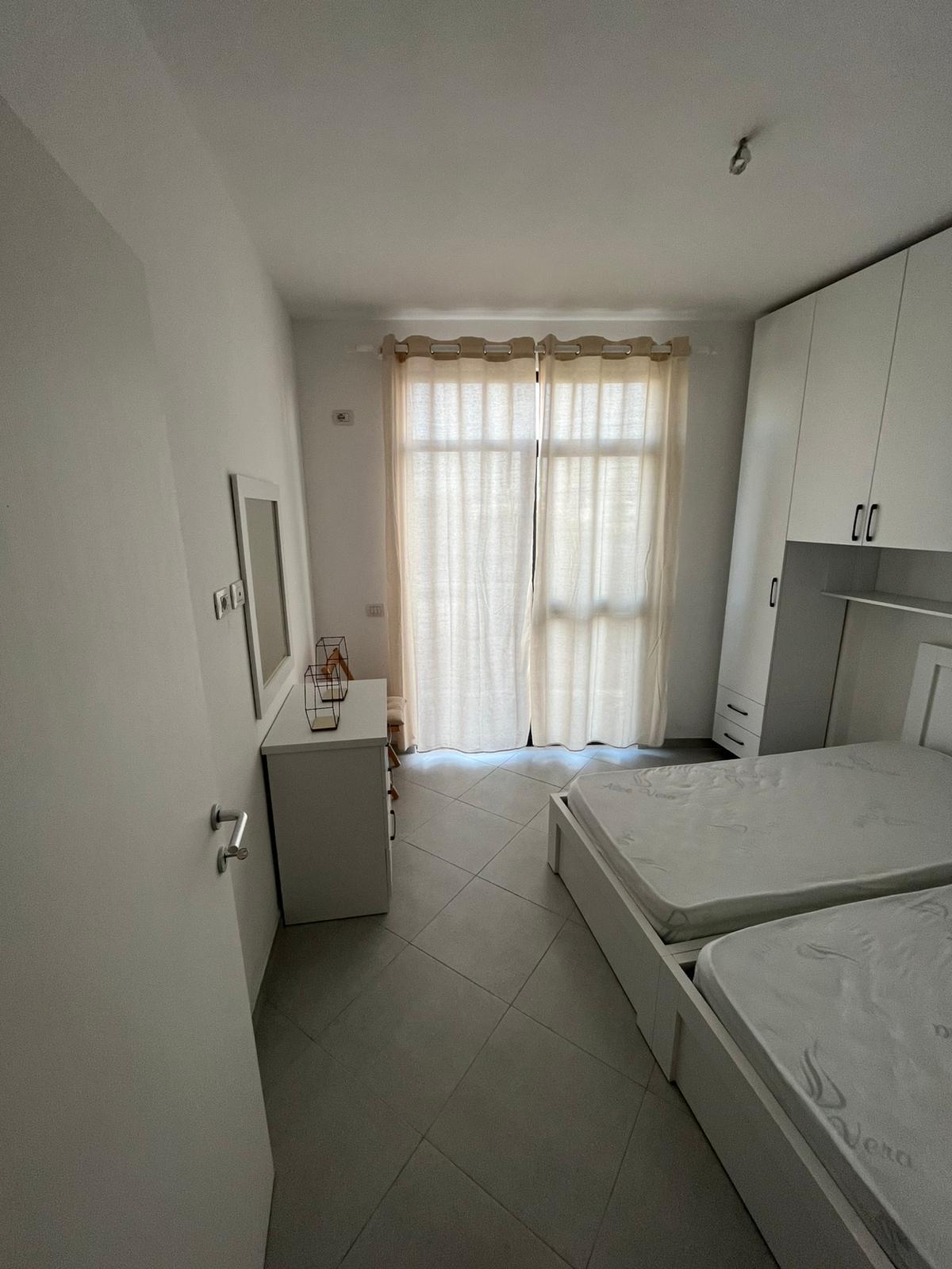 Jepet me qera apartament 1+1 tek Rruga e Dibres