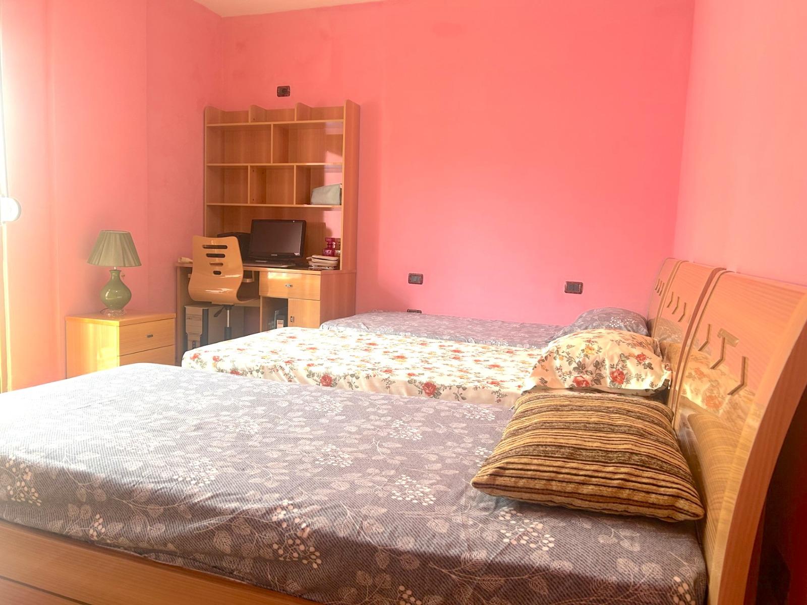 Jepet me qera apartament 2+1 tek Rruga Jordan Misja.