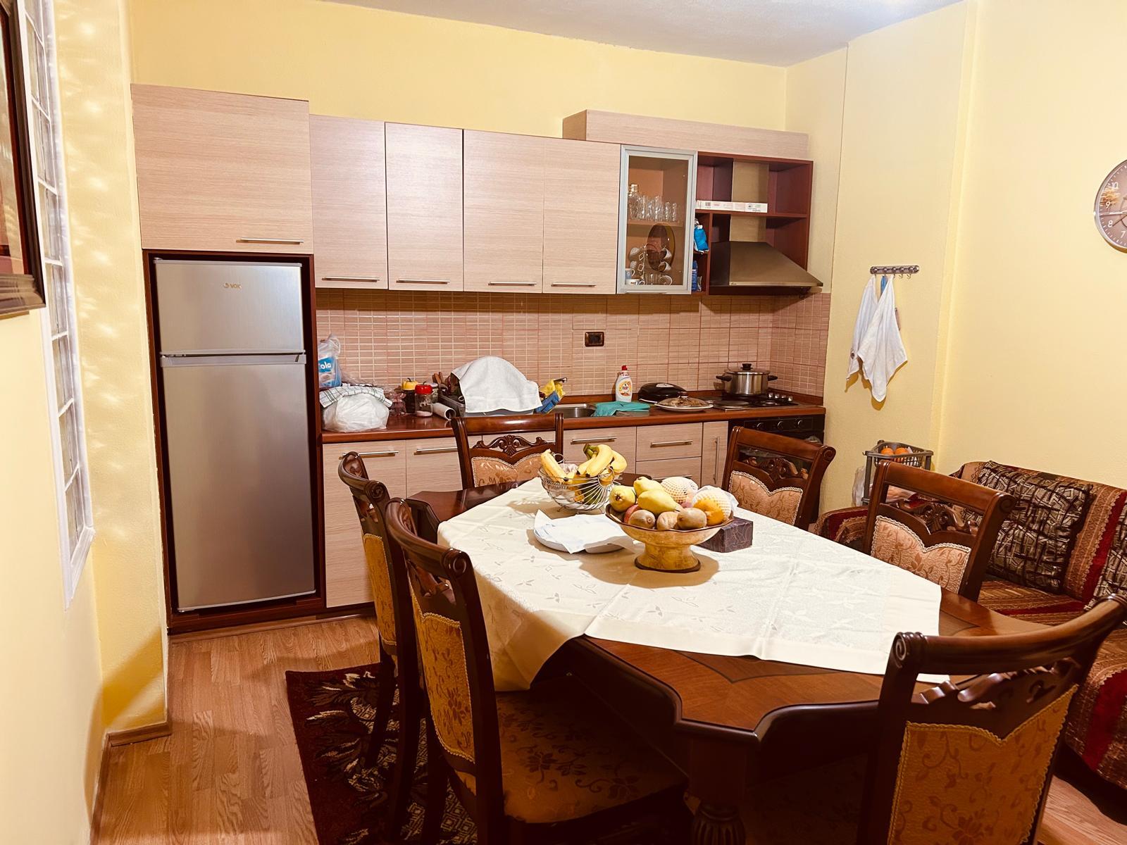 Jepet me qera apartament 2+1 tek Rruga Jordan Misja.