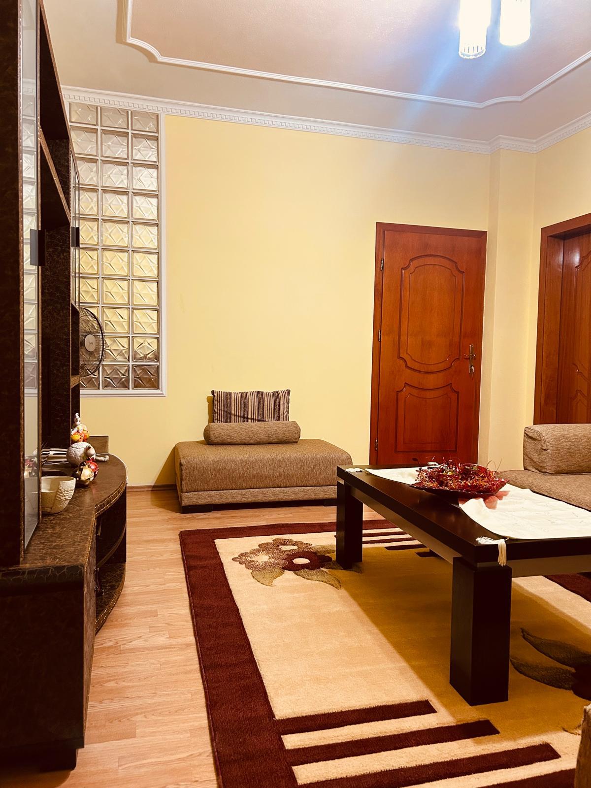 Jepet me qera apartament 2+1 tek Rruga Jordan Misja.