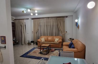 Jepet me qera apartament 1+1 tek Pazari i Ri