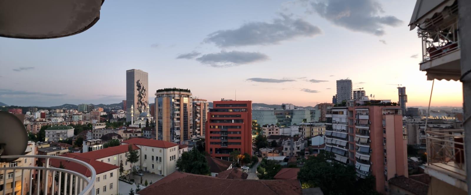 Jepet me qera apartament 1+1 tek Pazari i Ri