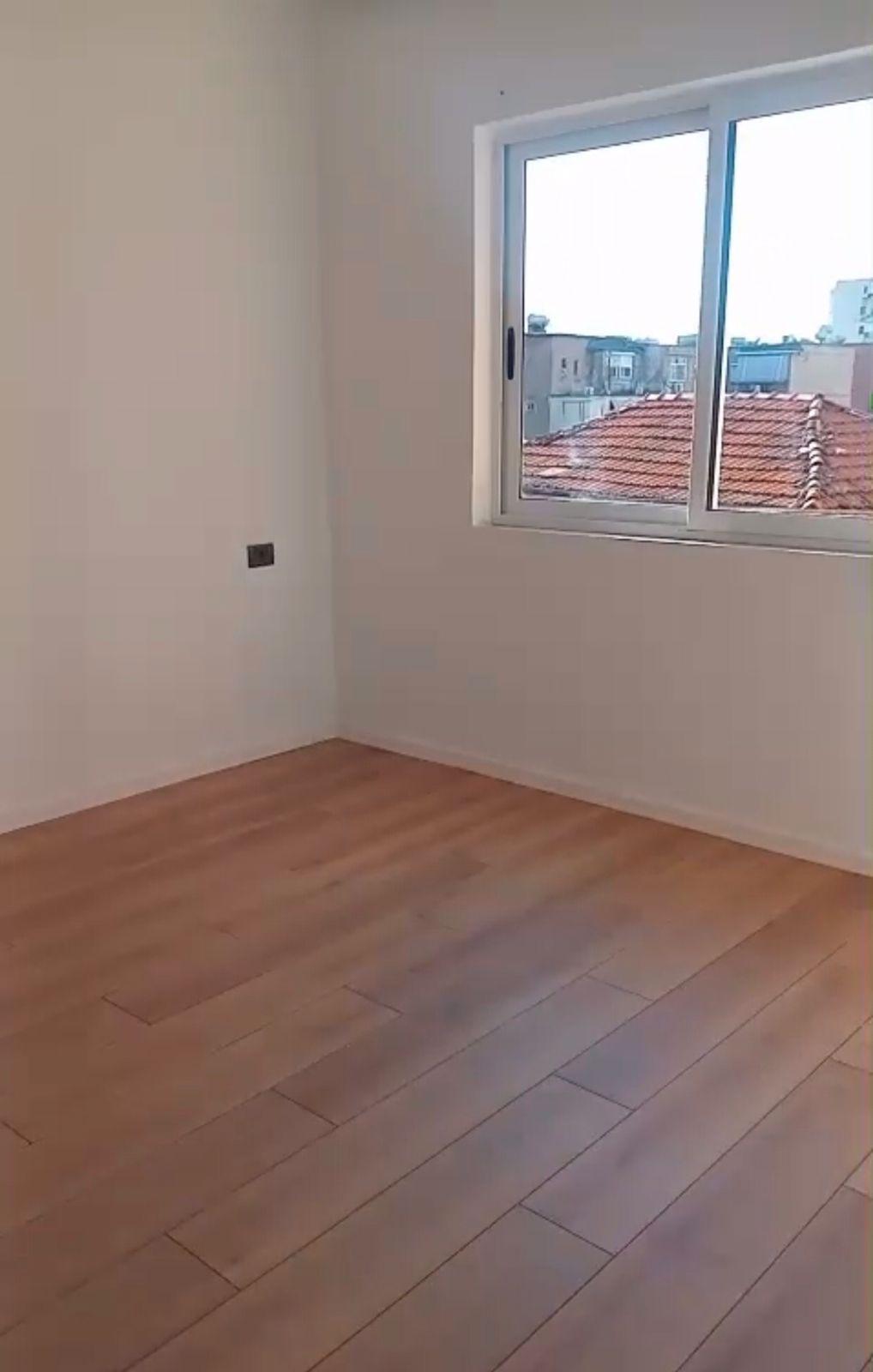 Jepet me qera apartament ne 1+1 tek 21 Dhjetori