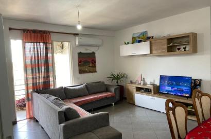 Jepet me qera apartament 2+1+2 - pallat i ri ne Shkoze