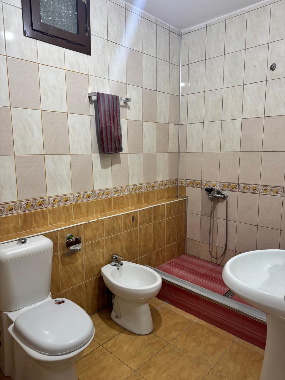 Jepet me qera apartament 1+1 ne Laprake