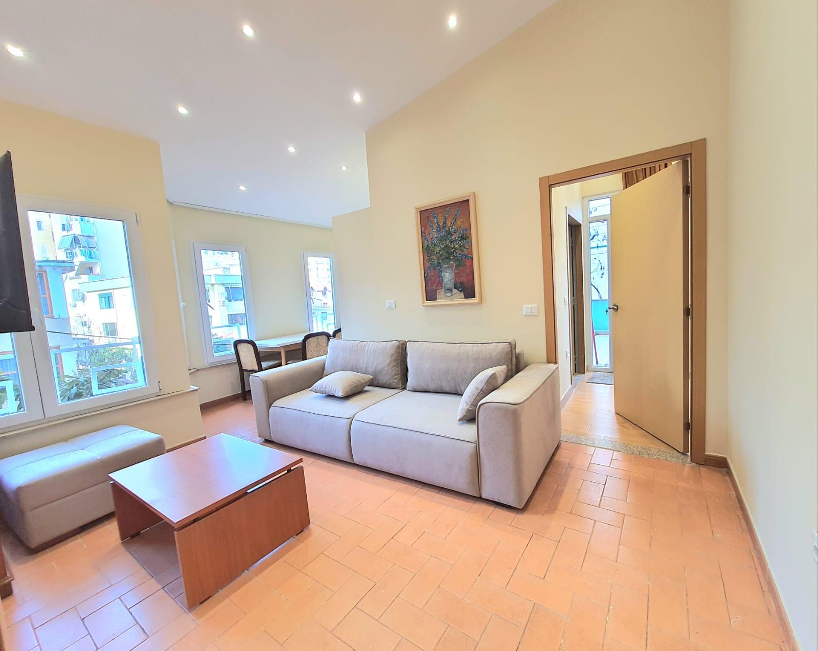 Jepet me qera apartament 2+1 ne Myslym Shyr