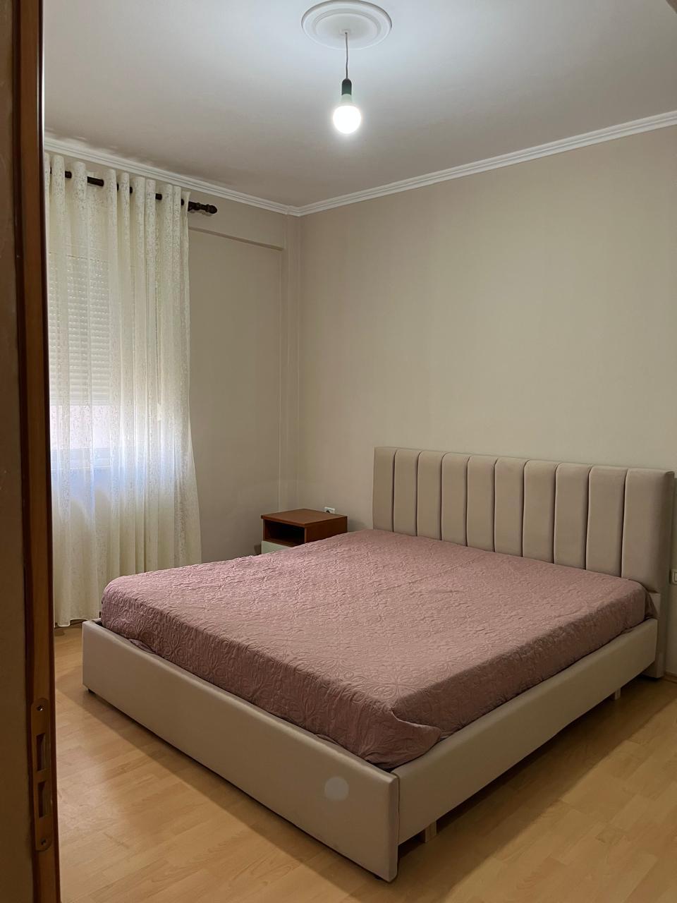 Jepet apartament 2+1 me qera – prane Kopeshtit Zoologjik