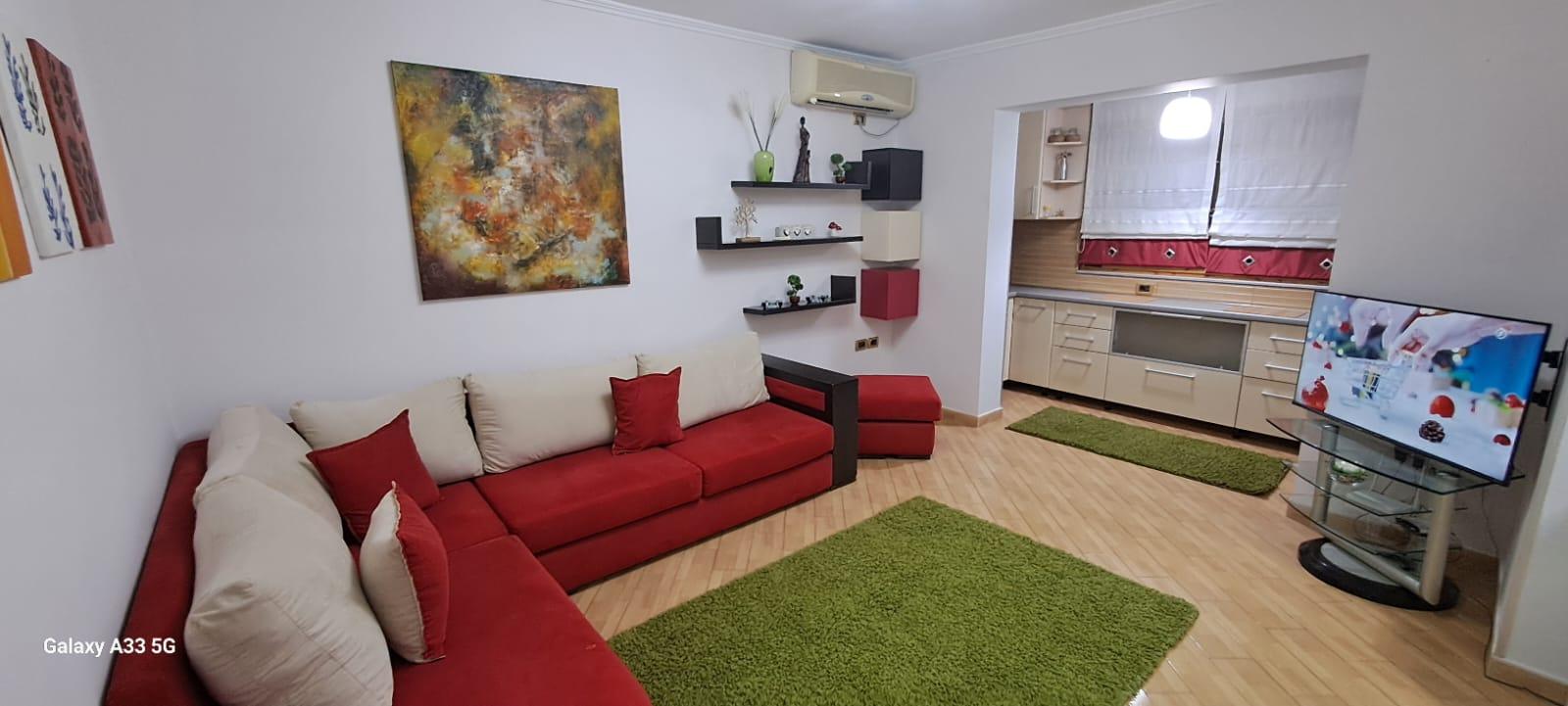 Jepet me qira apartament 1+1 ne qender