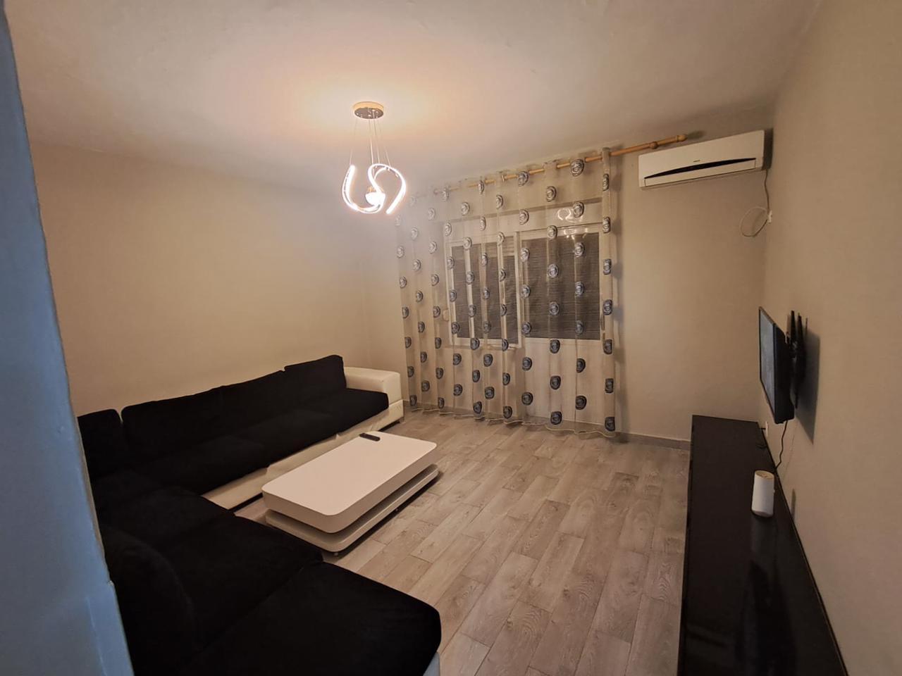 Jepet me qera apartament 2+1 te Ali Demi