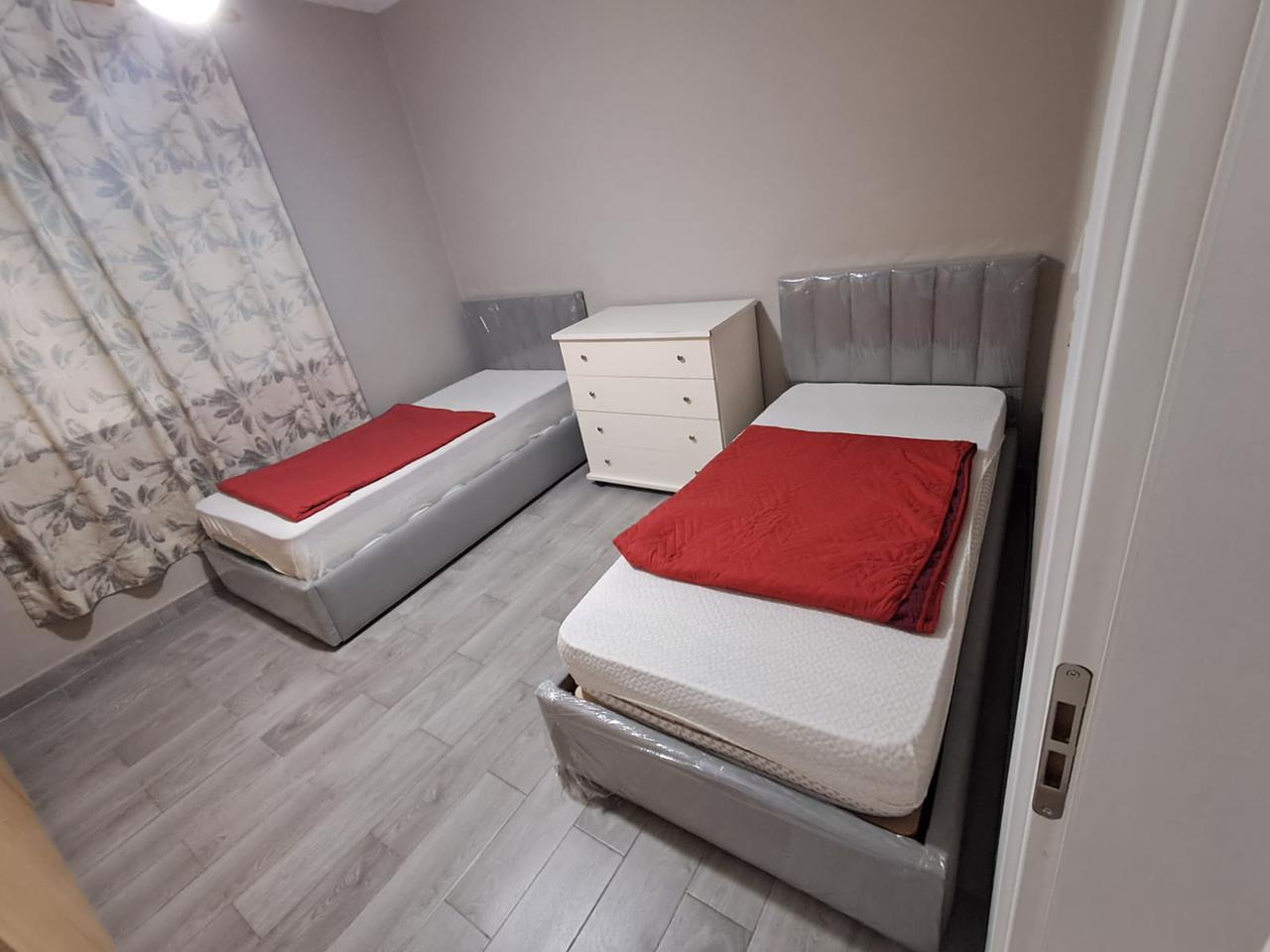 Jepet me qera apartament 2+1 te Ali Demi