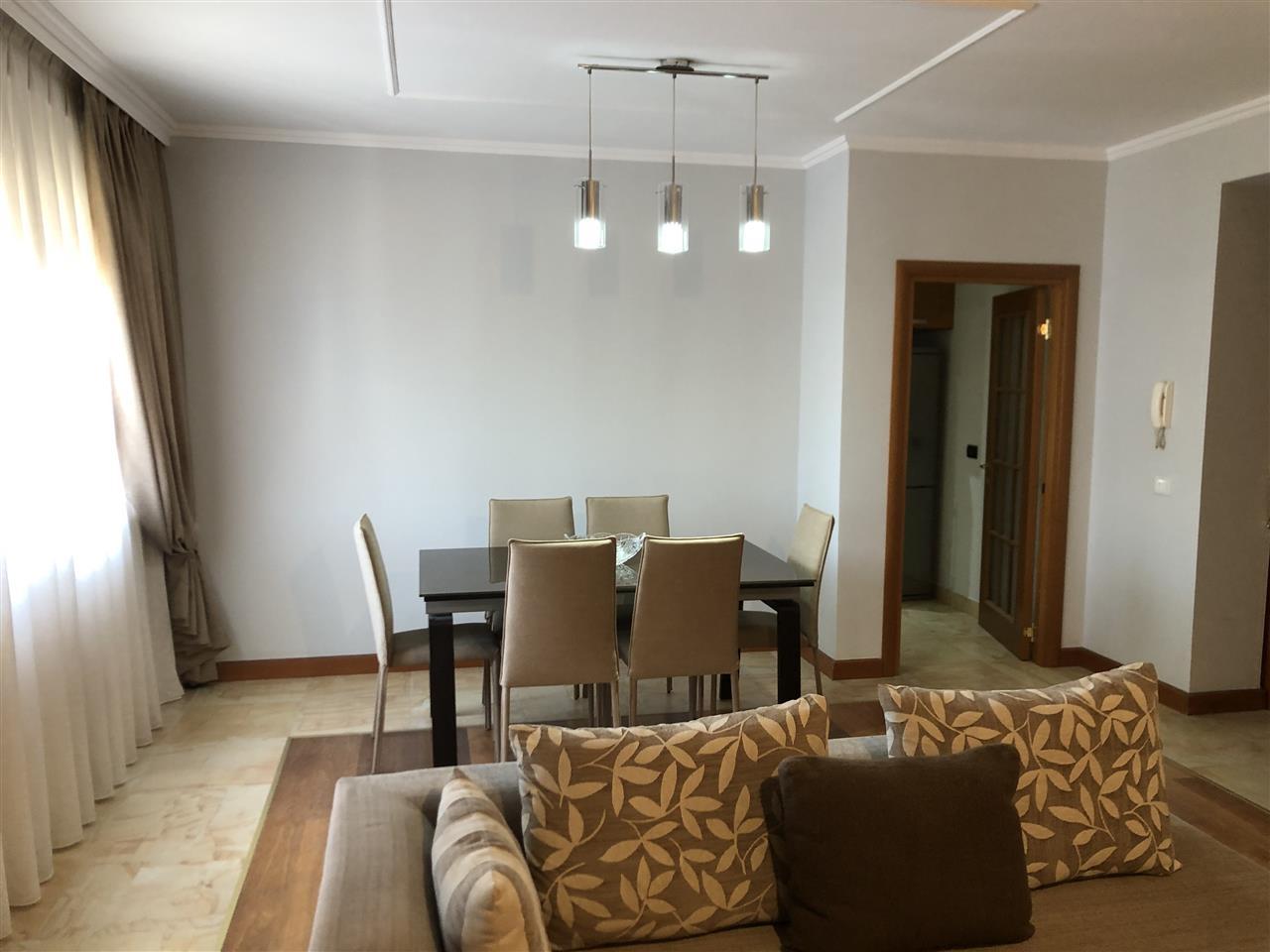 Jepet apartament me qera 3+1+2 ne Myslym Shyr