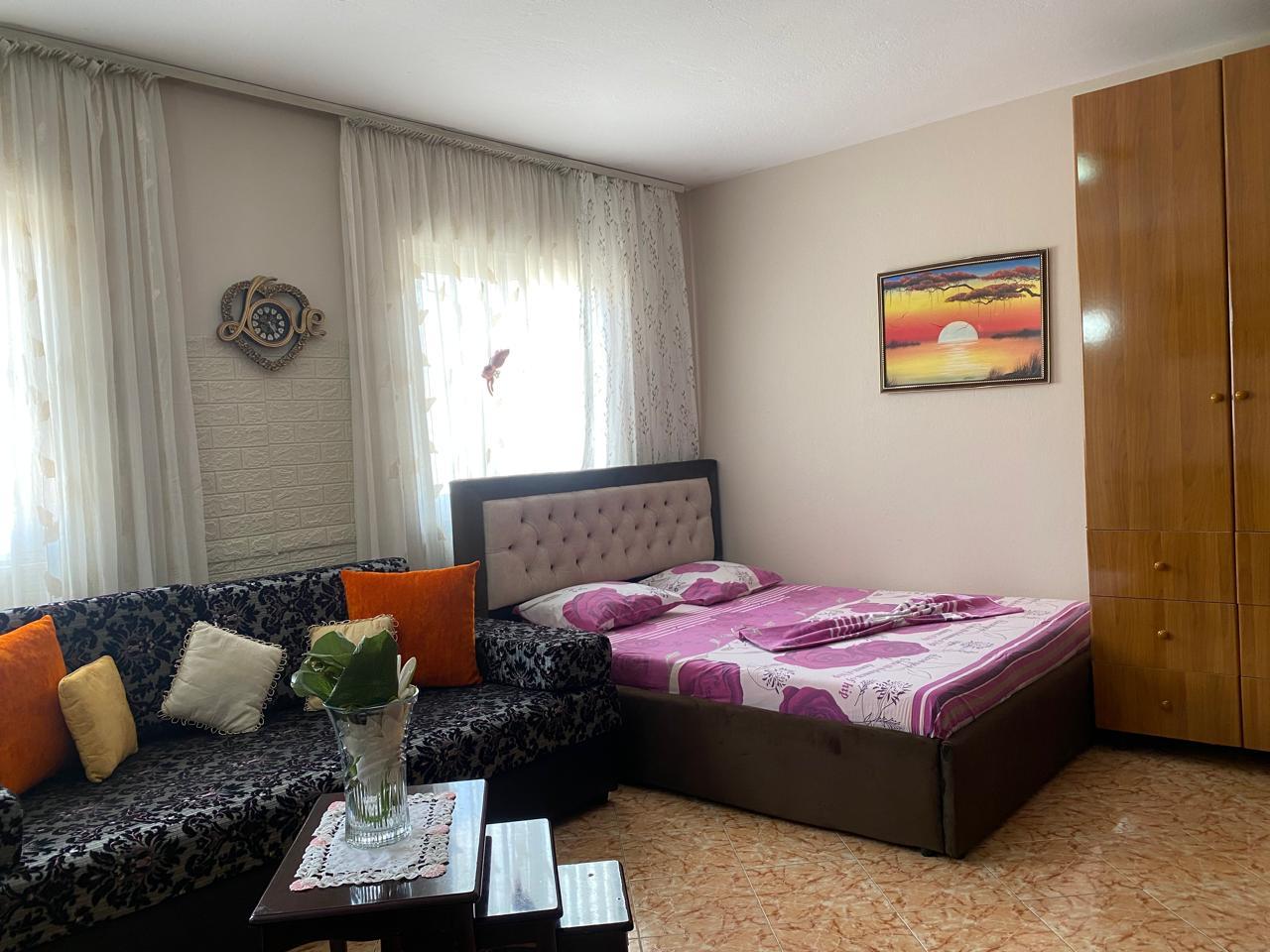 Jepet me qera garsoniere tek Komuna Parisit