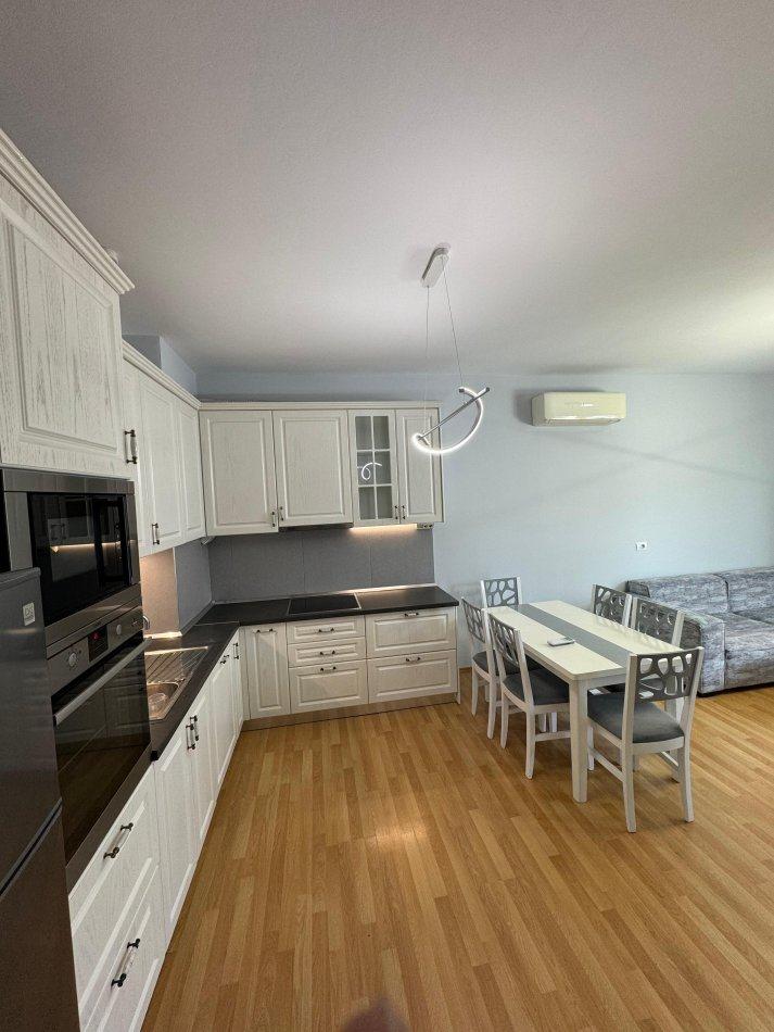 Jepet me qera apartament tek rruga e Kavajes 2+1