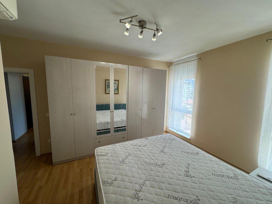Jepet me qera apartament tek rruga e Kavajes 2+1